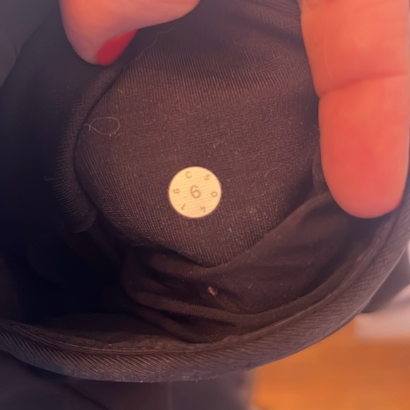 Lululemon Pants-Size 6 - Picture 5 of 5